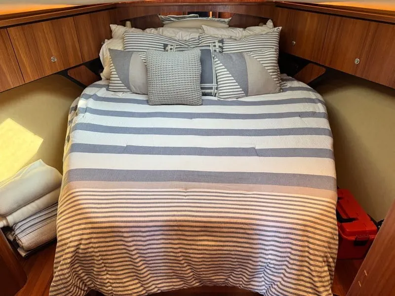 Slide: The Image of Tiara 4300 Sovran 2006 - 21