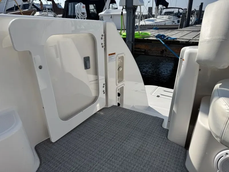 Slide: The Image of Tiara 4300 Sovran 2006 - 6