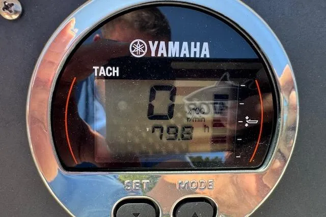 Slide: The Image of Yamaha tachometer display on 2019 Robalo R207 Dual Console boat, showing 798 hours. - 15