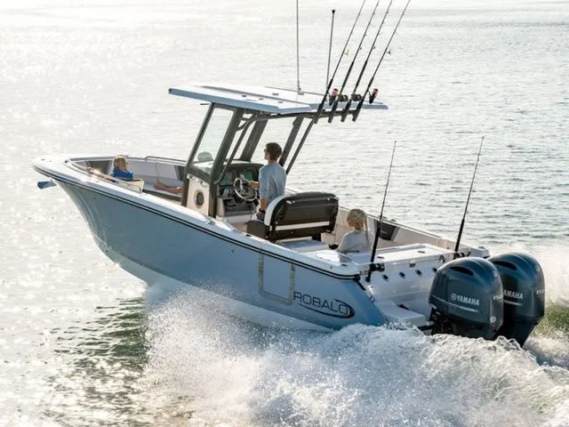 Slide: The Image of Robalo R250 Center Console 2025 - 19