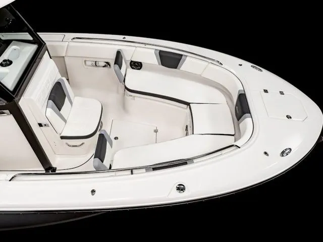 Slide: The Image of Robalo R250 Center Console 2025 - 29