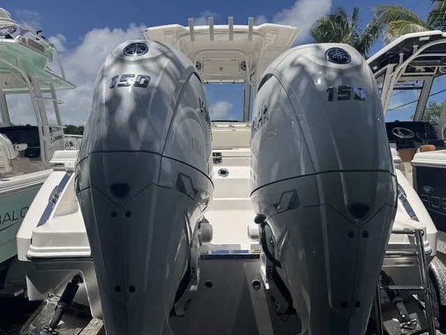 Slide: The Image of Robalo R250 Center Console 2025 - 3