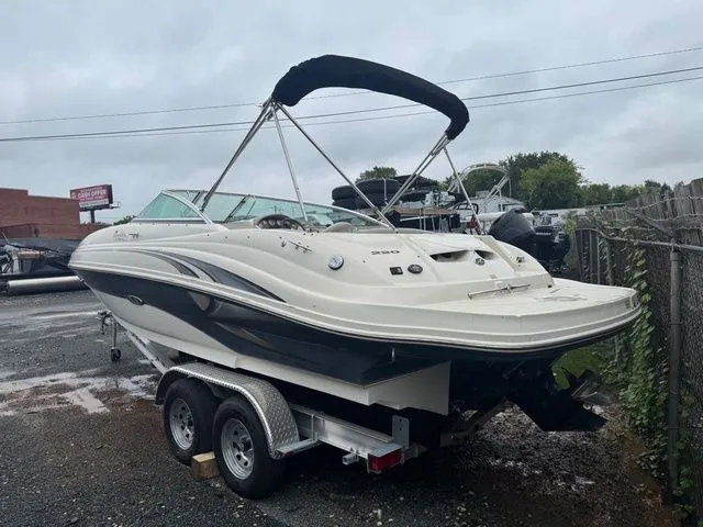 Slide: The Image of Sea Ray 220 Sundeck 2004 - 10