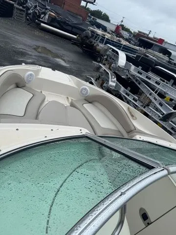 Slide: The Image of Sea Ray 220 Sundeck 2004 - 8