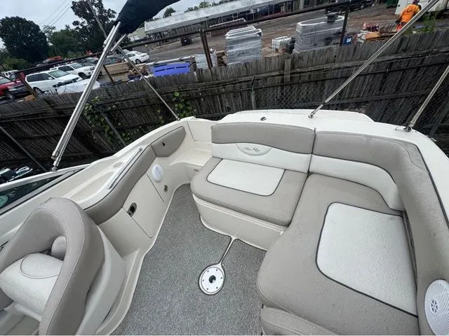 Slide: The Image of Sea Ray 220 Sundeck 2004 - 9