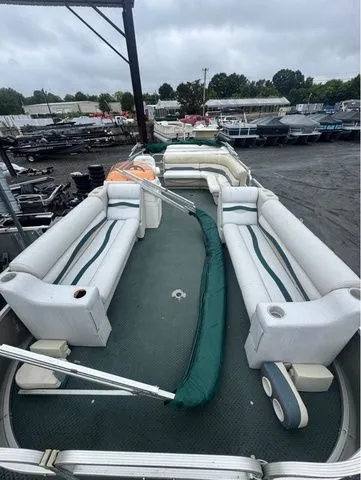 Slide: The Image of Smoker Craft 24 Foot Pontoon 2007 - 4