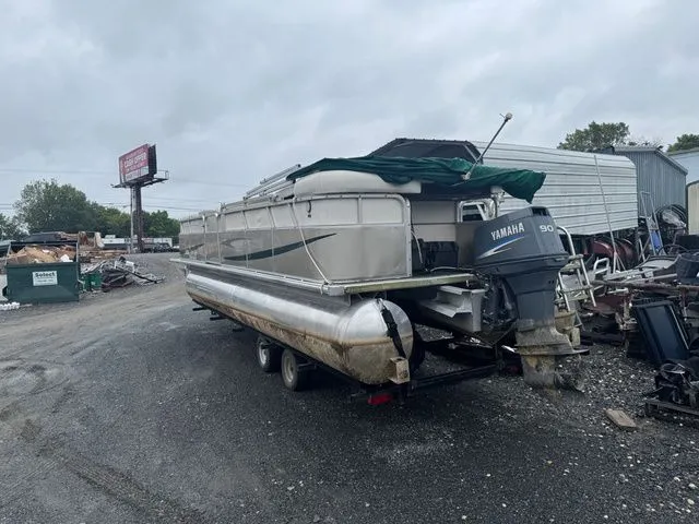 Slide: The Image of Smoker Craft 24 Foot Pontoon 2007 - 9