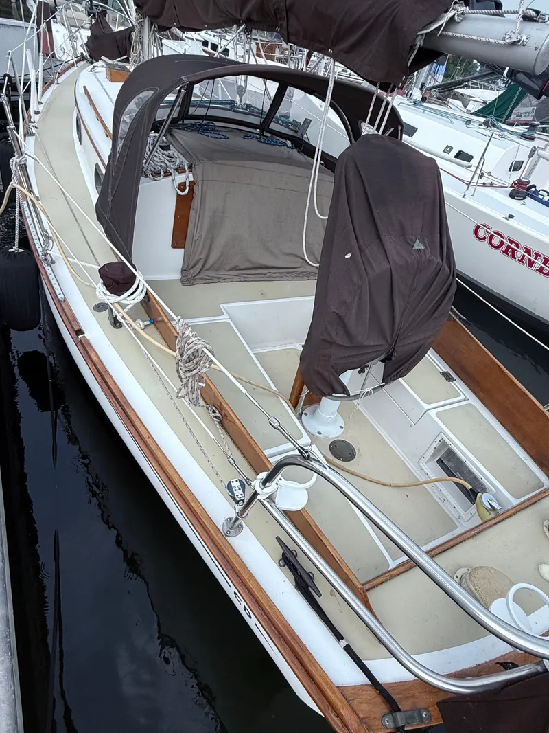 Slide: The Image of Cape Dory 30c 1984 - 3