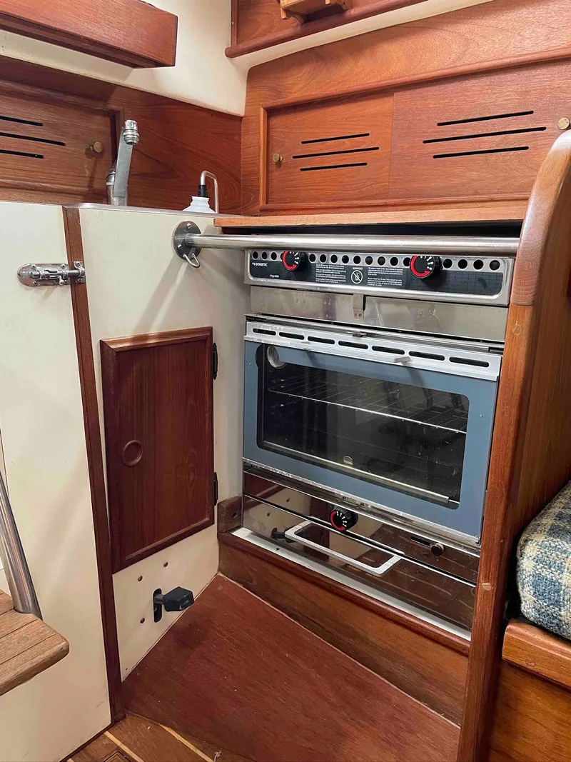 Slide: The Image of Cape Dory 30c 1984 - 7