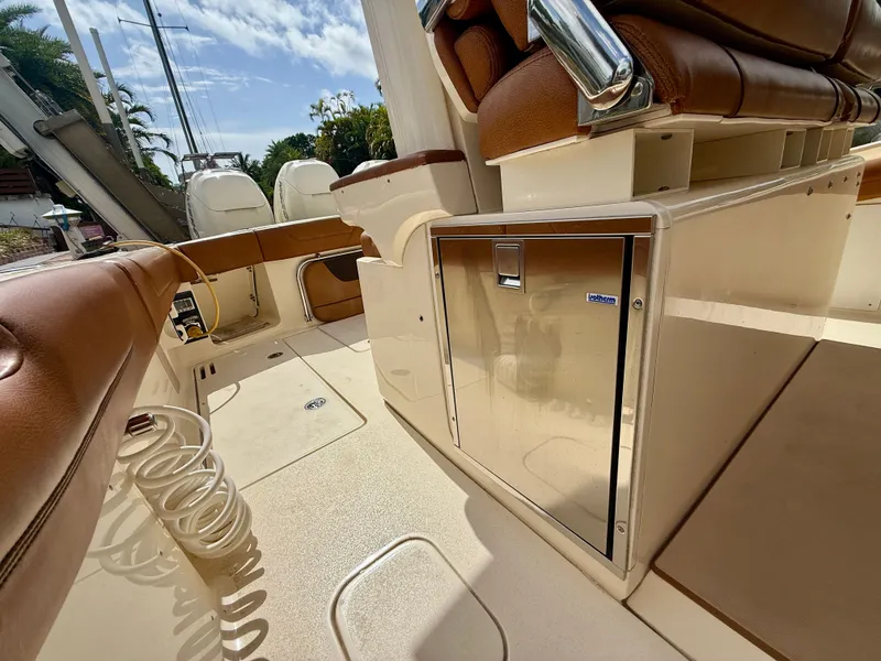 Slide: The Image of Scout 350LXF 2016 - 10