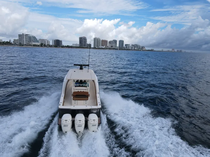 Slide: The Image of Scout 350LXF 2016 - 2