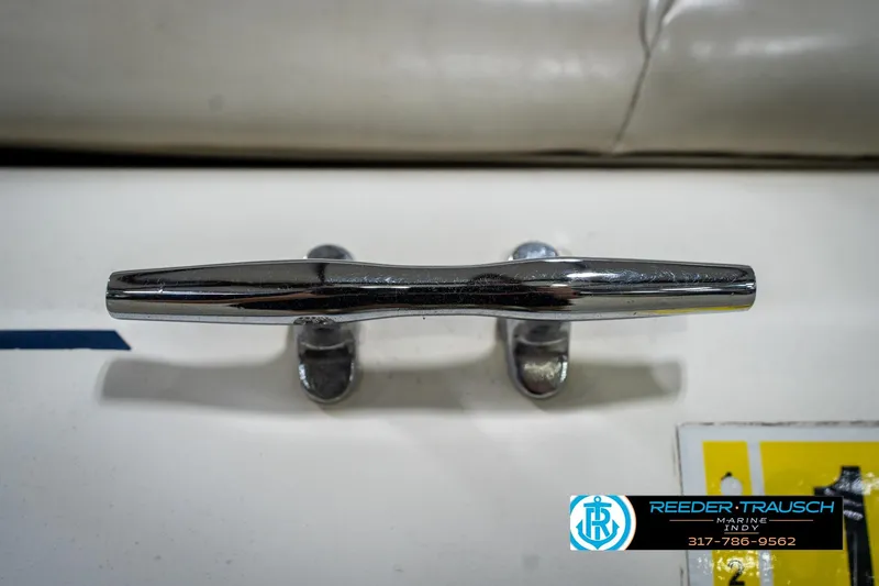 Slide: The Image of 1995 Sea Ray 175 Bow Rider on trailer in indoor showroom. - 47