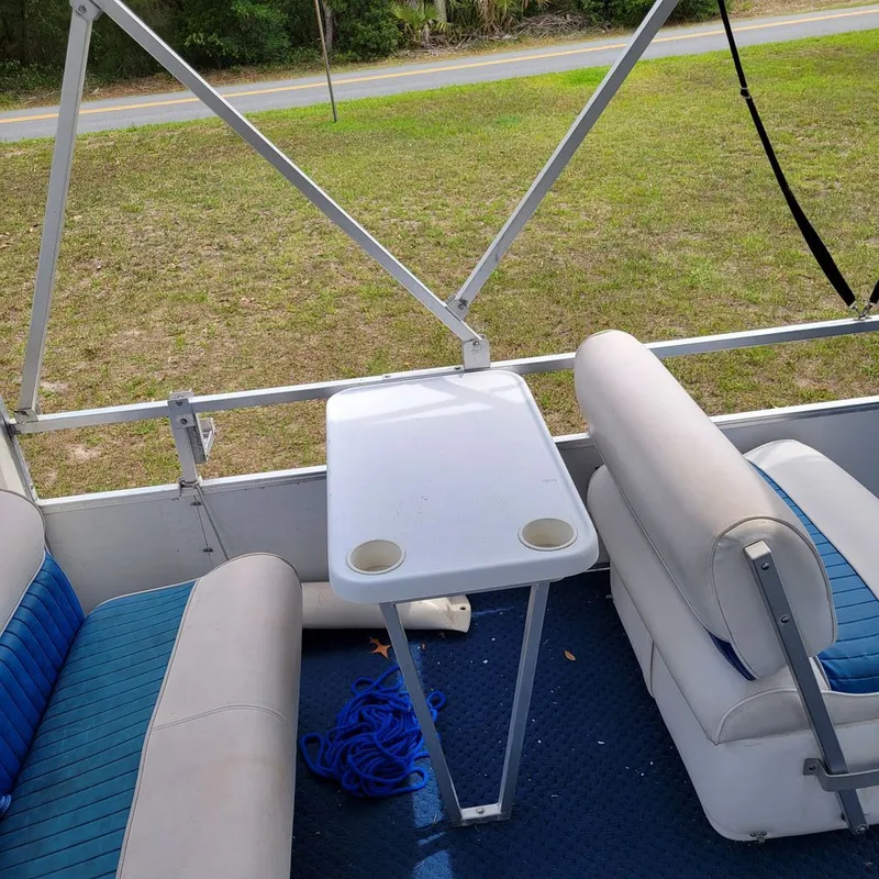 Slide: The Image of Riviera 25 Fish-N-Cruise Tritoon 1994 - 16