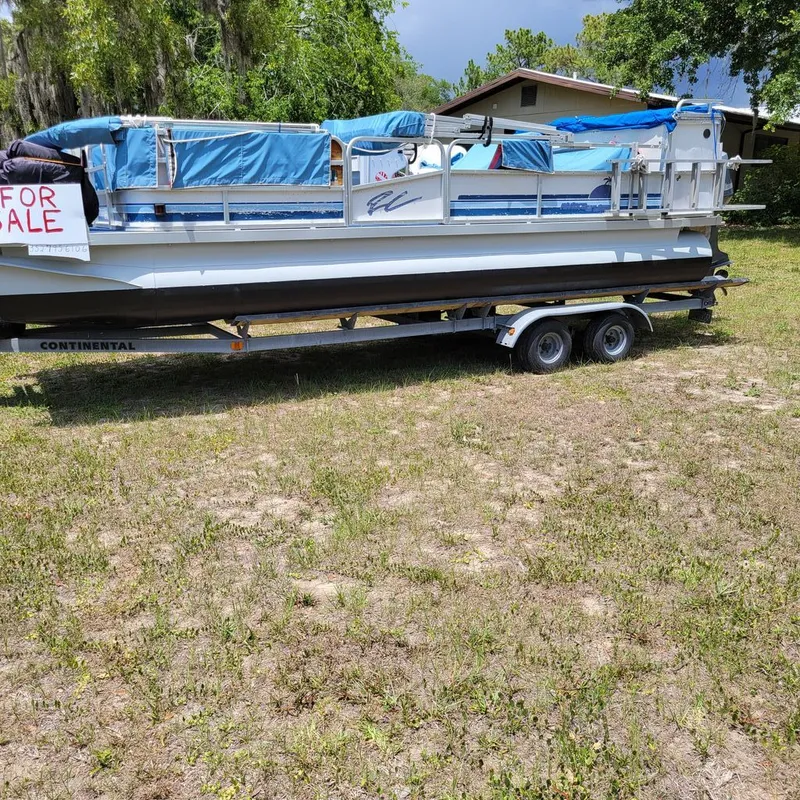 Slide: The Image of Riviera 25 Fish-N-Cruise Tritoon 1994 - 6