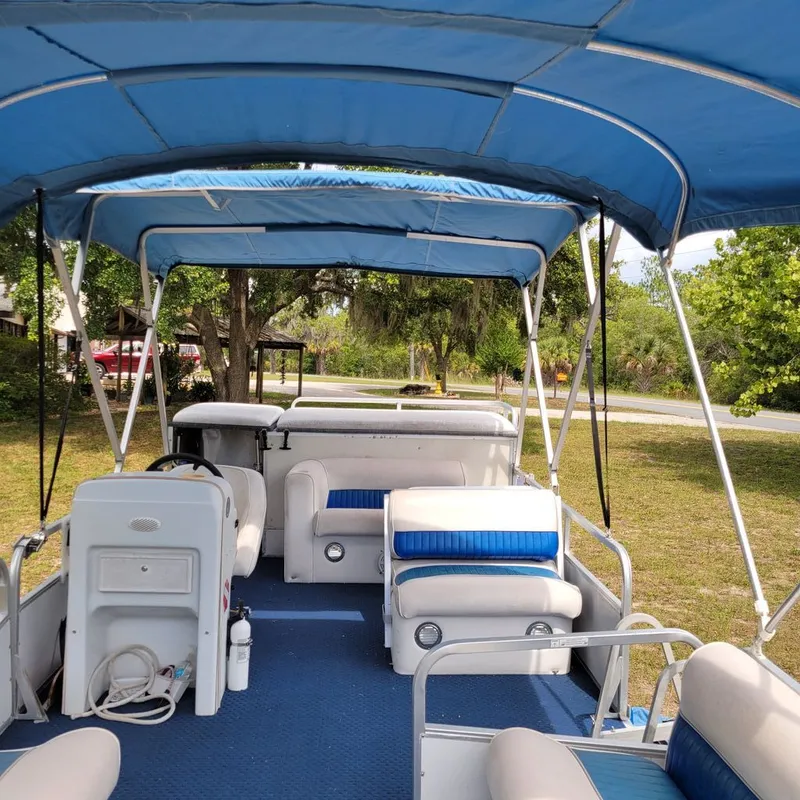 Slide: The Image of Riviera 25 Fish-N-Cruise Tritoon 1994 - 7