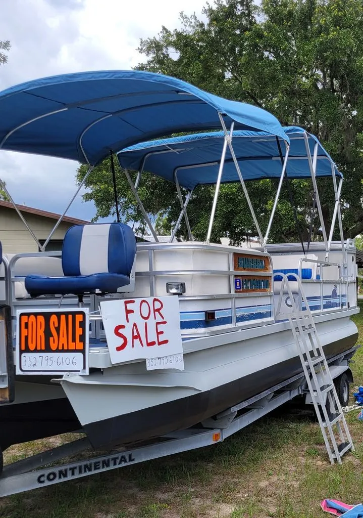 Slide: The Image of Riviera 25 Fish-N-Cruise Tritoon 1994 - 9