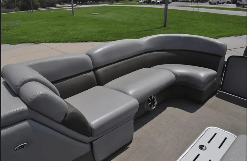 Slide: The Image of Premier 290 Grand View 2014 - 10