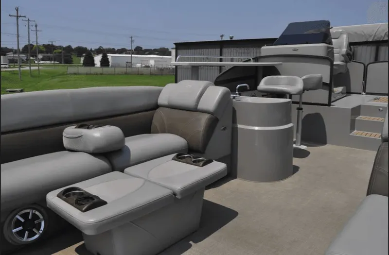 Slide: The Image of Premier 290 Grand View 2014 - 14