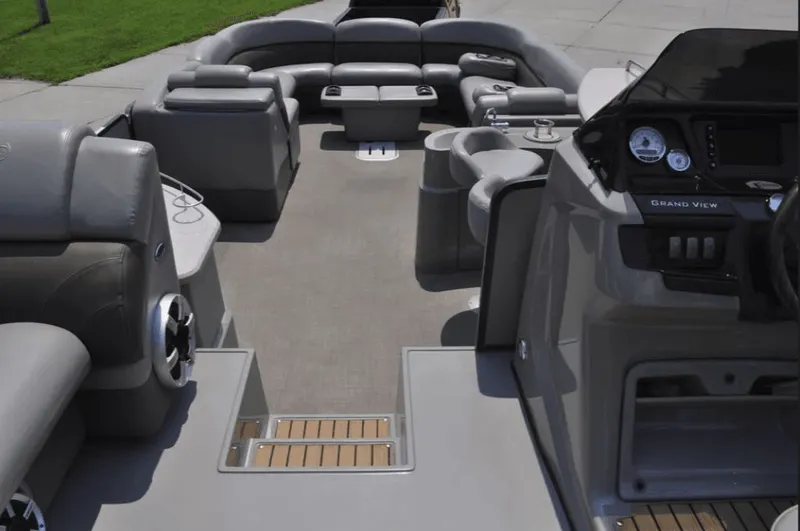 Slide: The Image of Premier 290 Grand View 2014 - 18