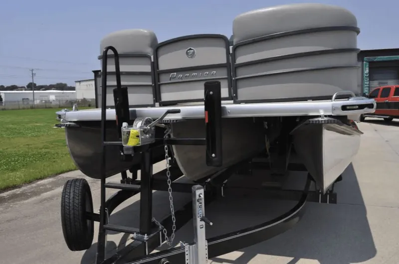 Slide: The Image of Premier 290 Grand View 2014 - 27