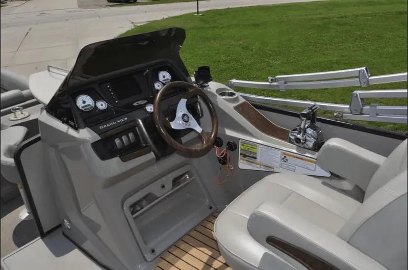 Slide: The Image of Premier 290 Grand View 2014 - 6