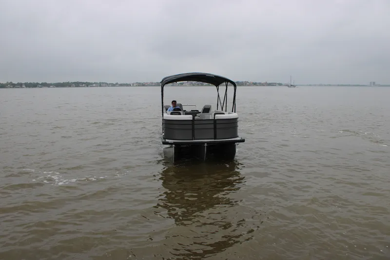 Slide: The Image of Harris Cruiser 210 2026 - 18