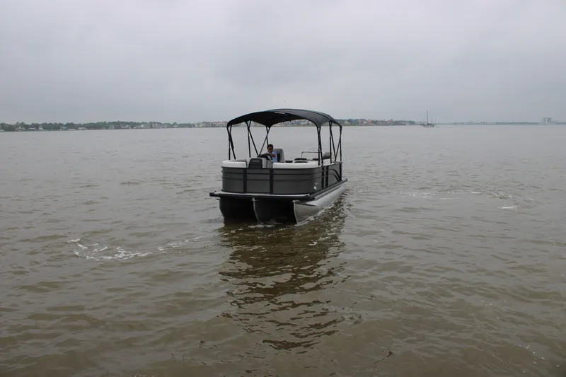 Slide: The Image of Harris Cruiser 210 2026 - 19