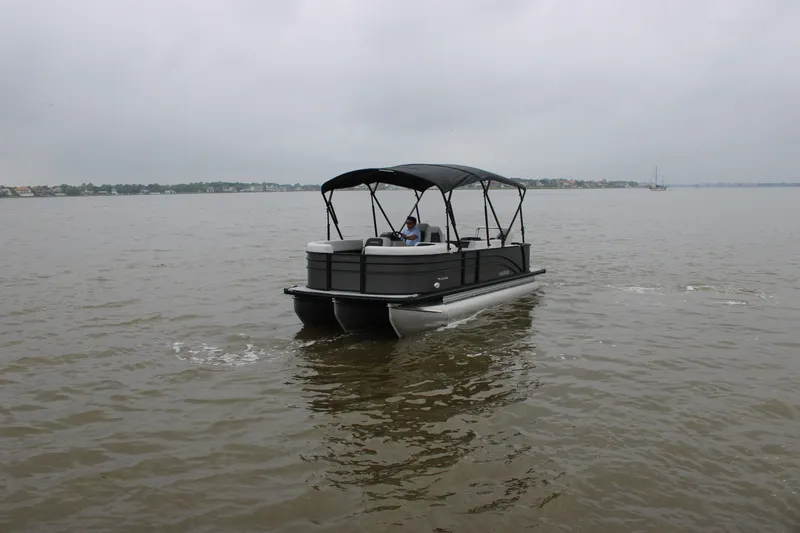 Slide: The Image of Harris Cruiser 210 2026 - 20