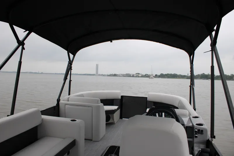 Slide: The Image of Harris Cruiser 210 2026 - 42