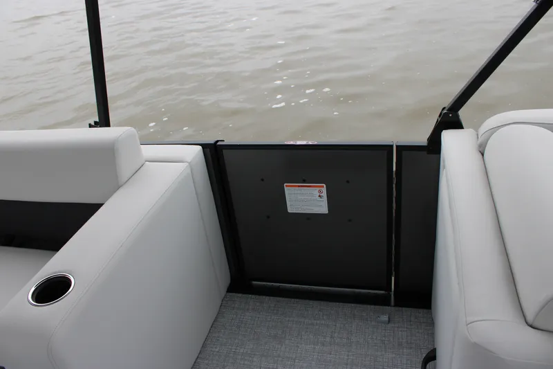 Slide: The Image of Harris Cruiser 210 2026 - 51