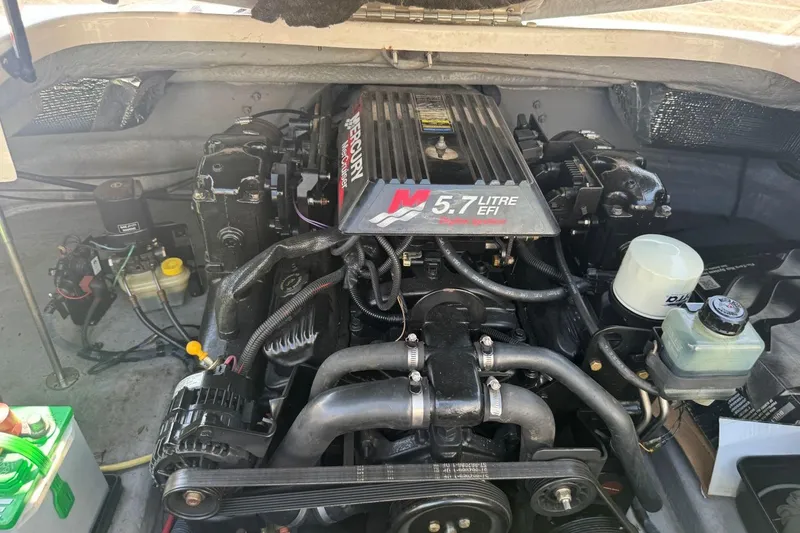 Slide: The Image of Engine compartment of a 2001 Chaparral 220 SSi with 5.7L EFI Mercury engine. - 37