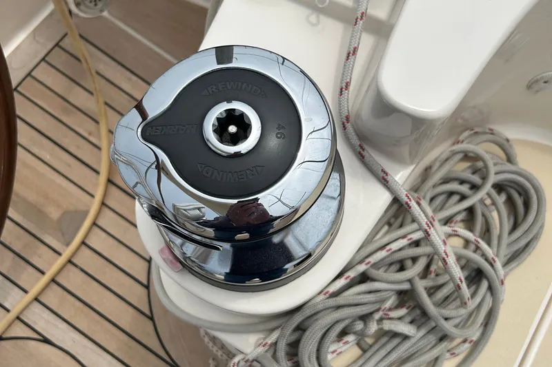 Slide: The Image of Harken 46 Rewind Two-Speed Reversable Power Winch - 1