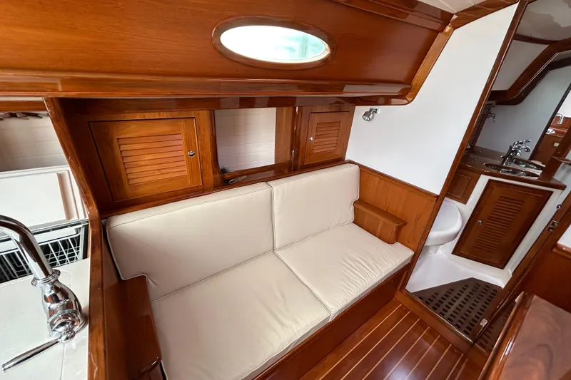 Slide: The Image of Salon Port Settee - 29