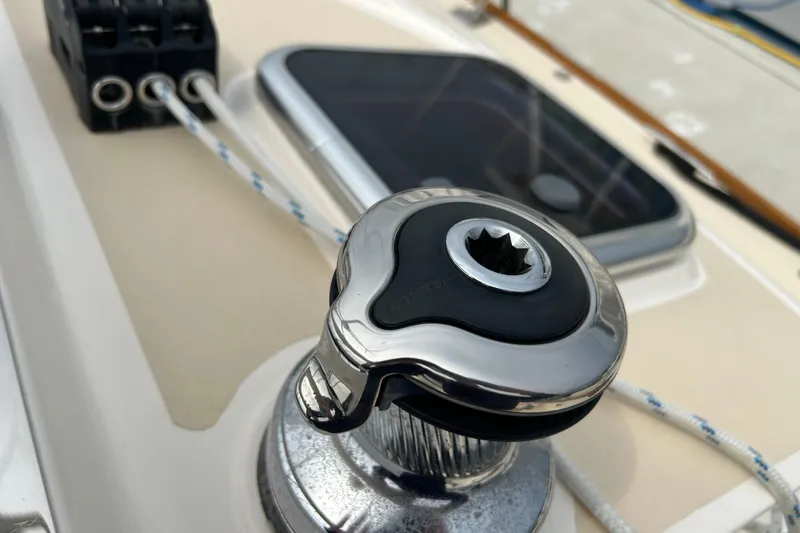 Slide: The Image of Harken 20 Two-Speed Cabin Top Winche - 5