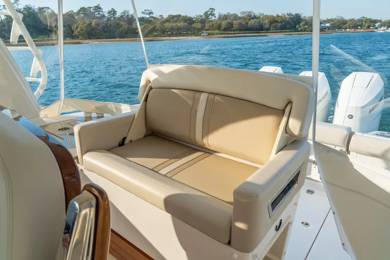 Slide: The Image of Boston Whaler 350 Realm 2026 - 13