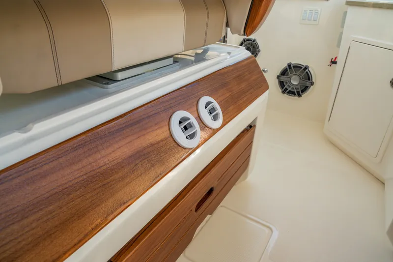 Slide: The Image of Boston Whaler 350 Realm 2026 - 17