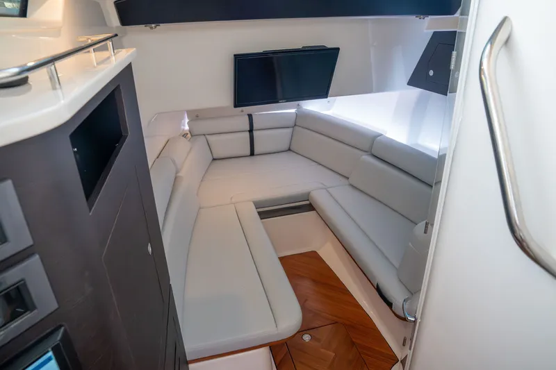 Slide: The Image of Boston Whaler 350 Realm 2026 - 26