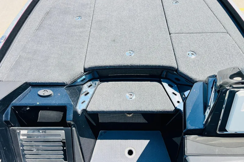 Slide: The Image of 2024 Ranger Z521R Ranger Cup Equipped boat deck with storage compartments. - 25