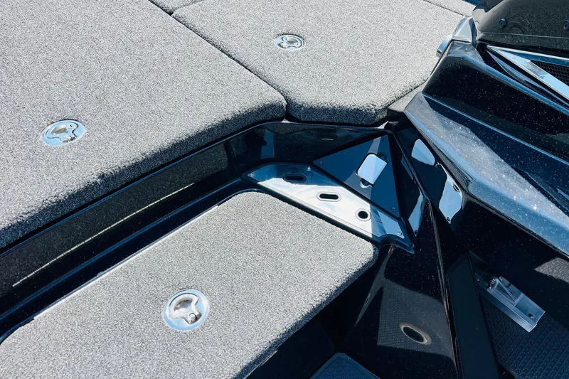 Slide: The Image of 2024 Ranger Z521R Ranger Cup Equipped boat deck with sleek design and metallic accents. - 28