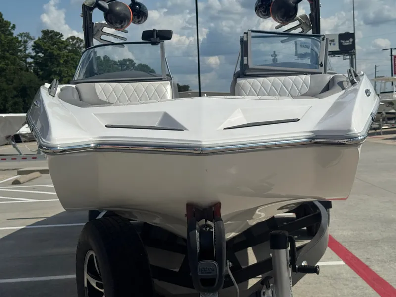 Slide: The Image of Tigé RZ4 2015 - 11