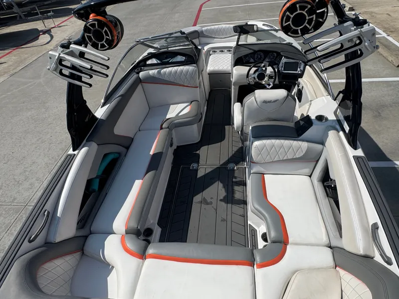 Slide: The Image of Tigé RZ4 2015 - 43