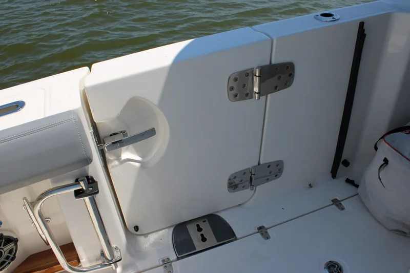 Slide: The Image of Boston Whaler 350 Realm 2026 - 56