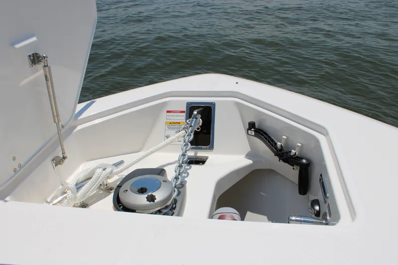 Slide: The Image of Boston Whaler 350 Realm 2026 - 10