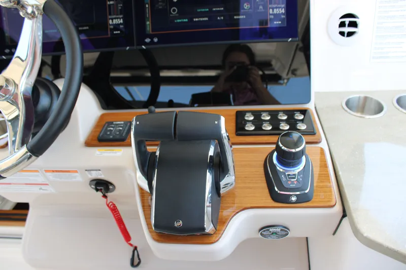 Slide: The Image of Boston Whaler 350 Realm 2026 - 38