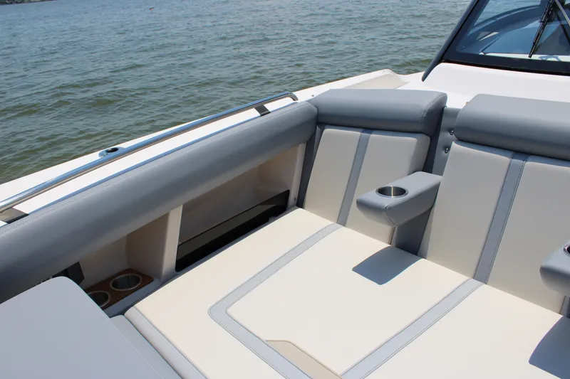 Slide: The Image of Boston Whaler 350 Realm 2026 - 85