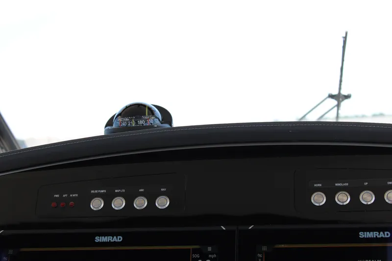 Slide: The Image of Boston Whaler 350 Realm 2026 - 36