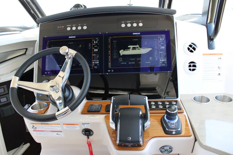 Slide: The Image of Boston Whaler 350 Realm 2026 - 37