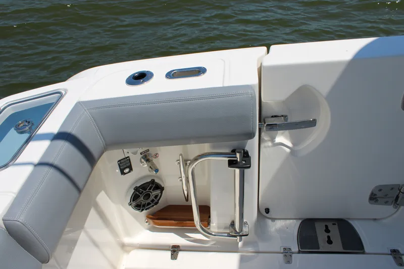 Slide: The Image of Boston Whaler 350 Realm 2026 - 57