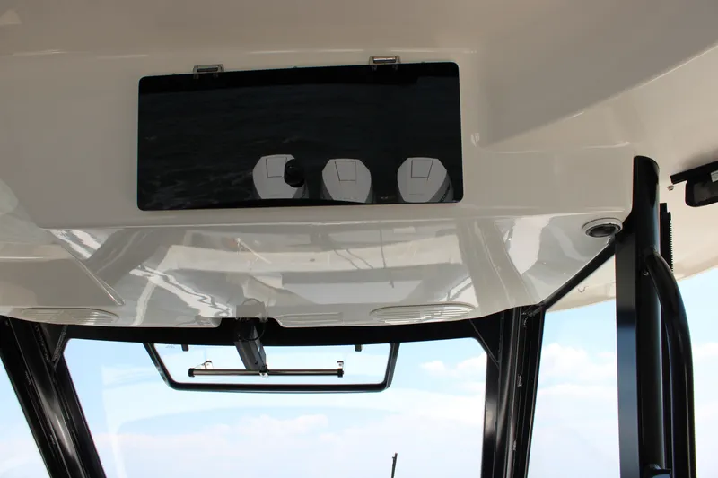 Slide: The Image of Boston Whaler 350 Realm 2026 - 45