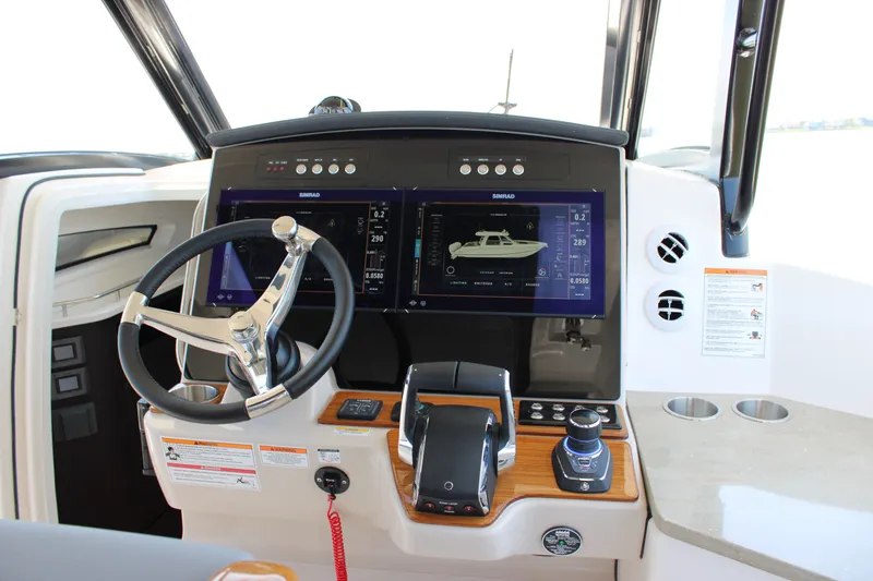 Slide: The Image of Boston Whaler 350 Realm 2026 - 33
